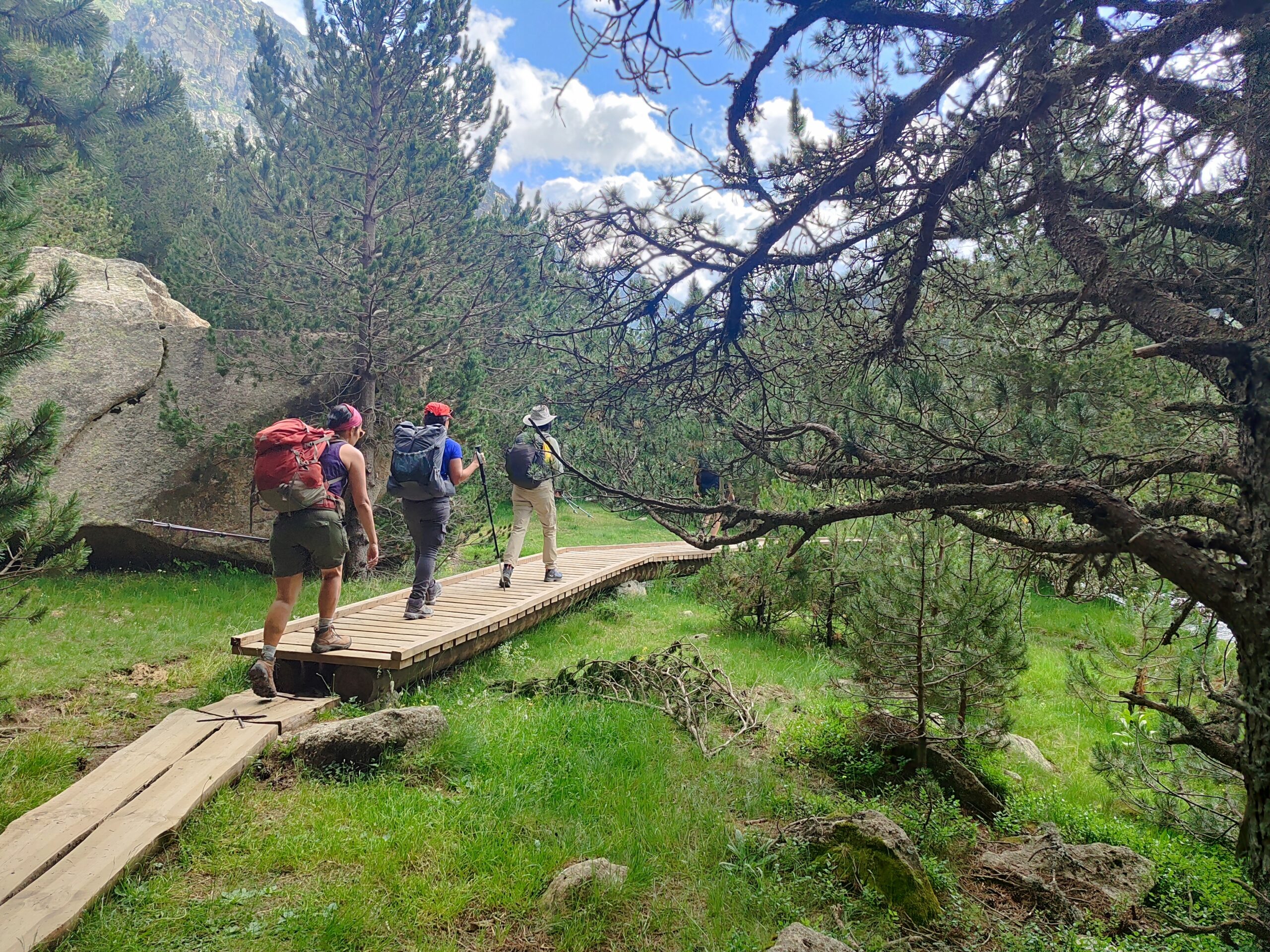 Easy route through Aigüestortes Cascades and Estany de Llebreta